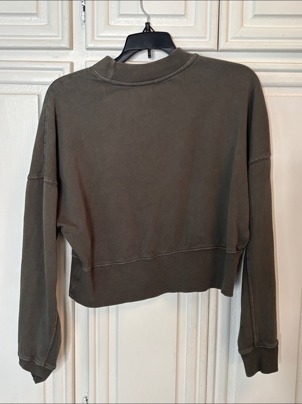 Mono b Olive Green Cropped Sweatshirt Women’s Small Oversized Pullover - Picture 4 of 9